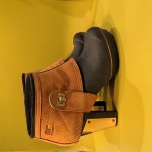 Sorel Medina heels gold heels rubber rain boots